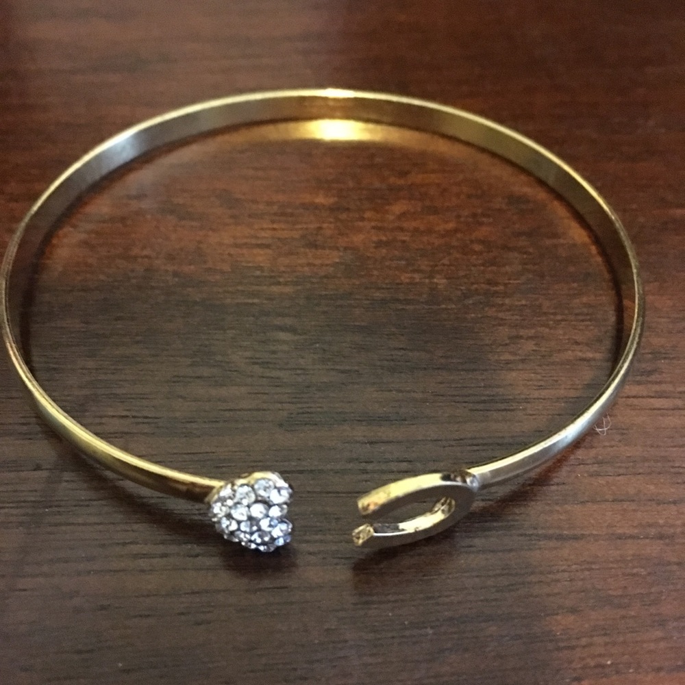 Horse shoe & heart cuff bracelet